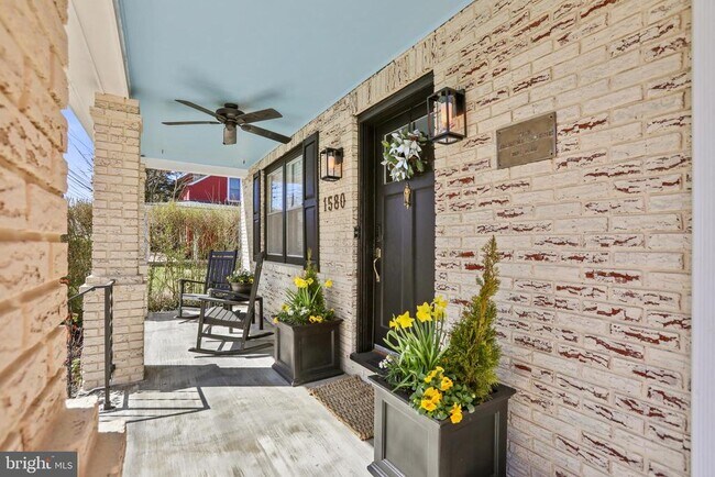 Foto del edificio - 1580 W Washington St