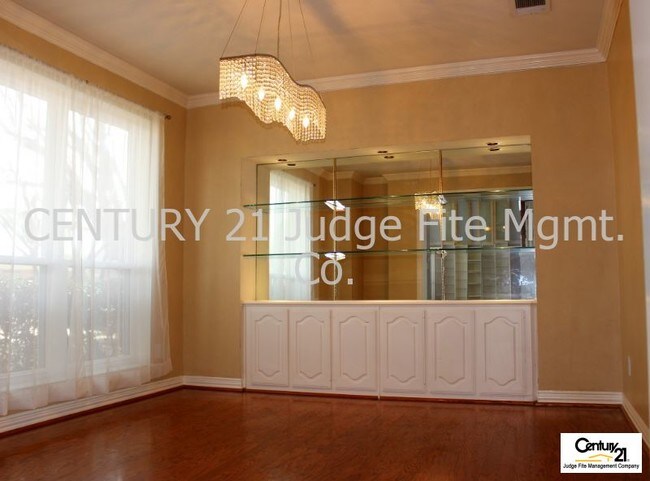 Building Photo - 3808 Walden Way