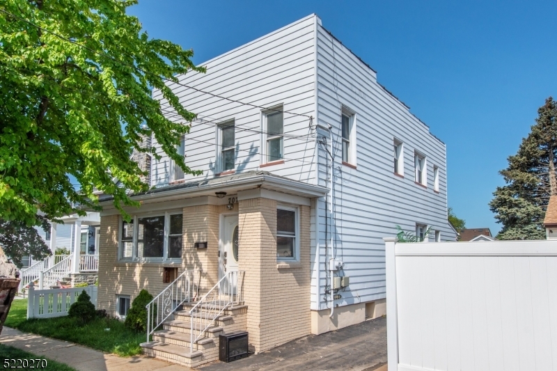 Primary Photo - 707 Meyer Ave