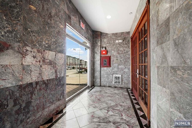 Building Photo - 399 11th St