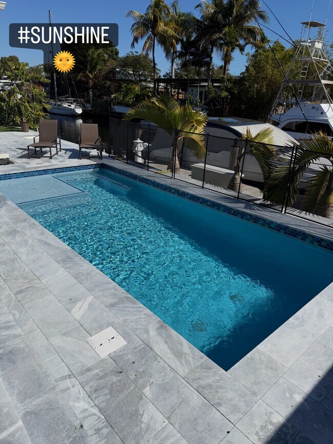 Foto del edificio - 2454 Marathon Ln