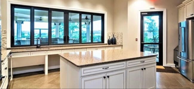 Foto del edificio - 823 SE Villandry Way