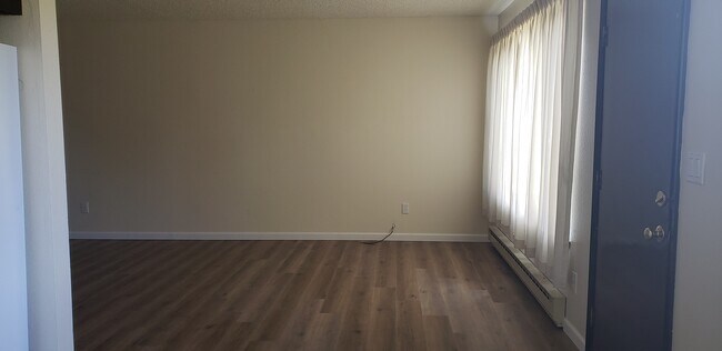 view from dining room - 1022 Eastmont Ave