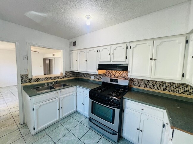 Building Photo - 129 Tassie Way