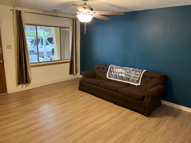 Building Photo - 708 Bursum Pl