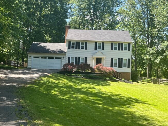 Building Photo - 7204 Woods Edge Ct