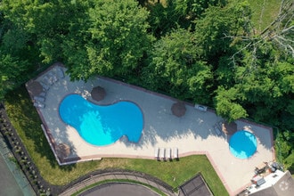 Building Photo - Newpointe Apartments