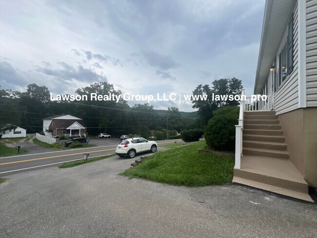 Building Photo - Beautiful Home in Cave Spring with Partially Finished Basement
