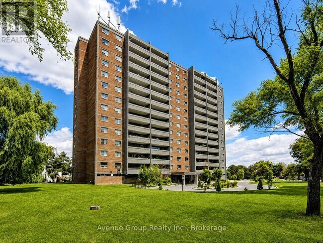Photo du bâtiment - 50 Driftwood Ave