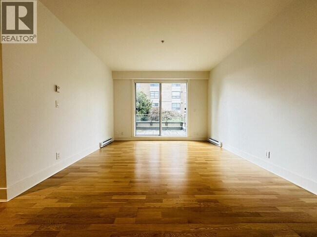 Photo du bâtiment - 2128-2128 W 40th Ave