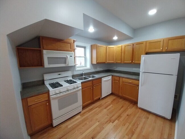 Foto del edificio - 4552 N Newland Ave