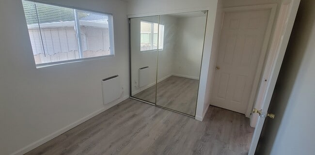 Building Photo - 1688 Linden St