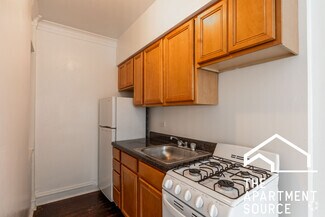Building Photo - 4651 N Paulina St