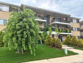 Building Photo - 9440 S 79th Ct