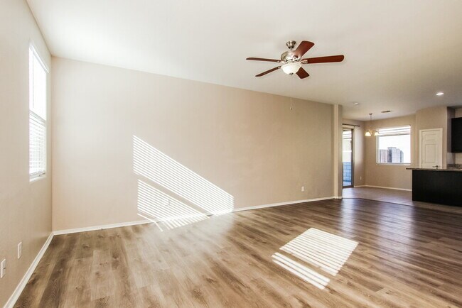 Foto del edificio - 2218 S 118th Ave