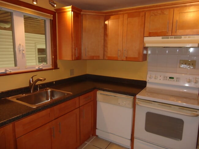 Kitchen - 799 Shaker Rd