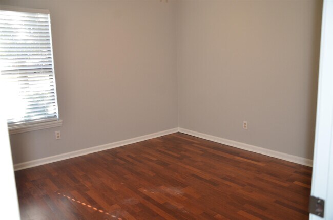 Building Photo - 4009 Delvin Dr