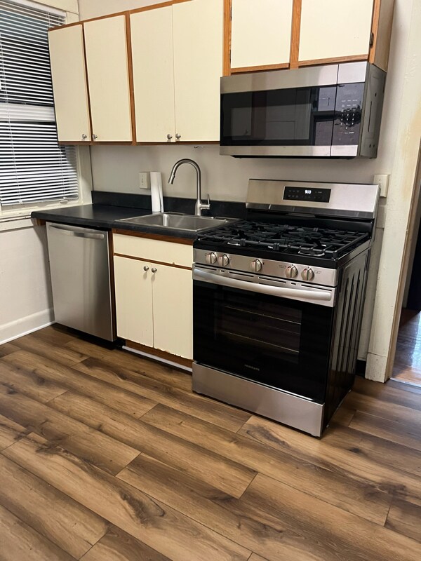 Foto del edificio - 149 E Gilman St