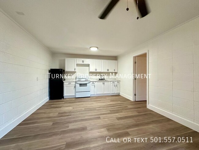 Building Photo - 100 Caruthers St