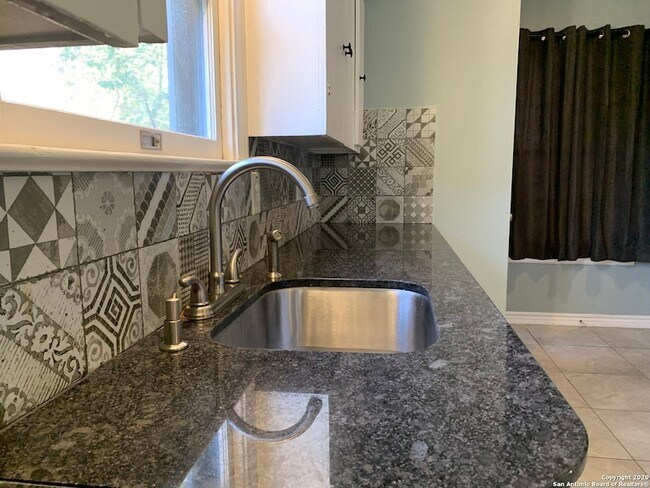 Foto del edificio - 773 Fulton Ave