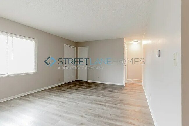 Foto del edificio - 3704 Erin Dr