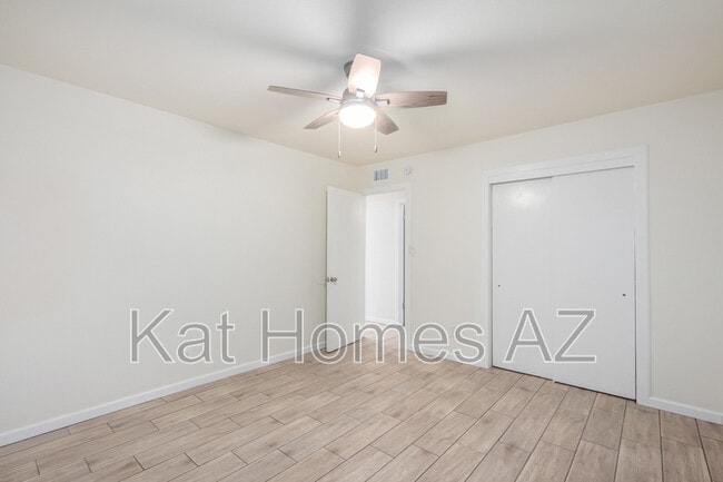 Building Photo - 5107 N 28th Dr