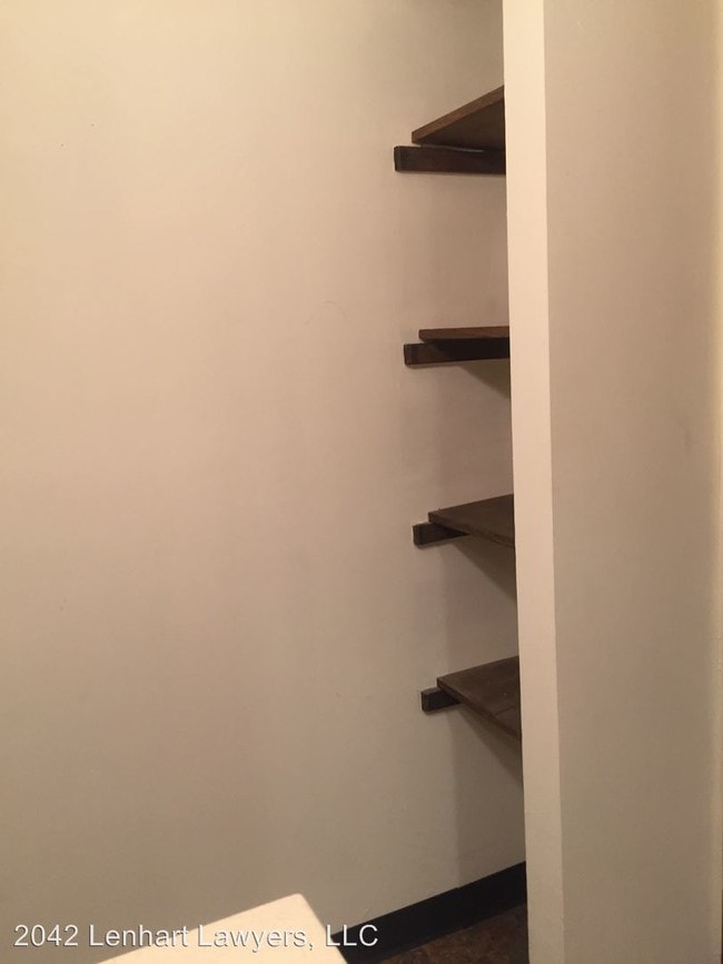 Building Photo - 2042 Lenhart Rd