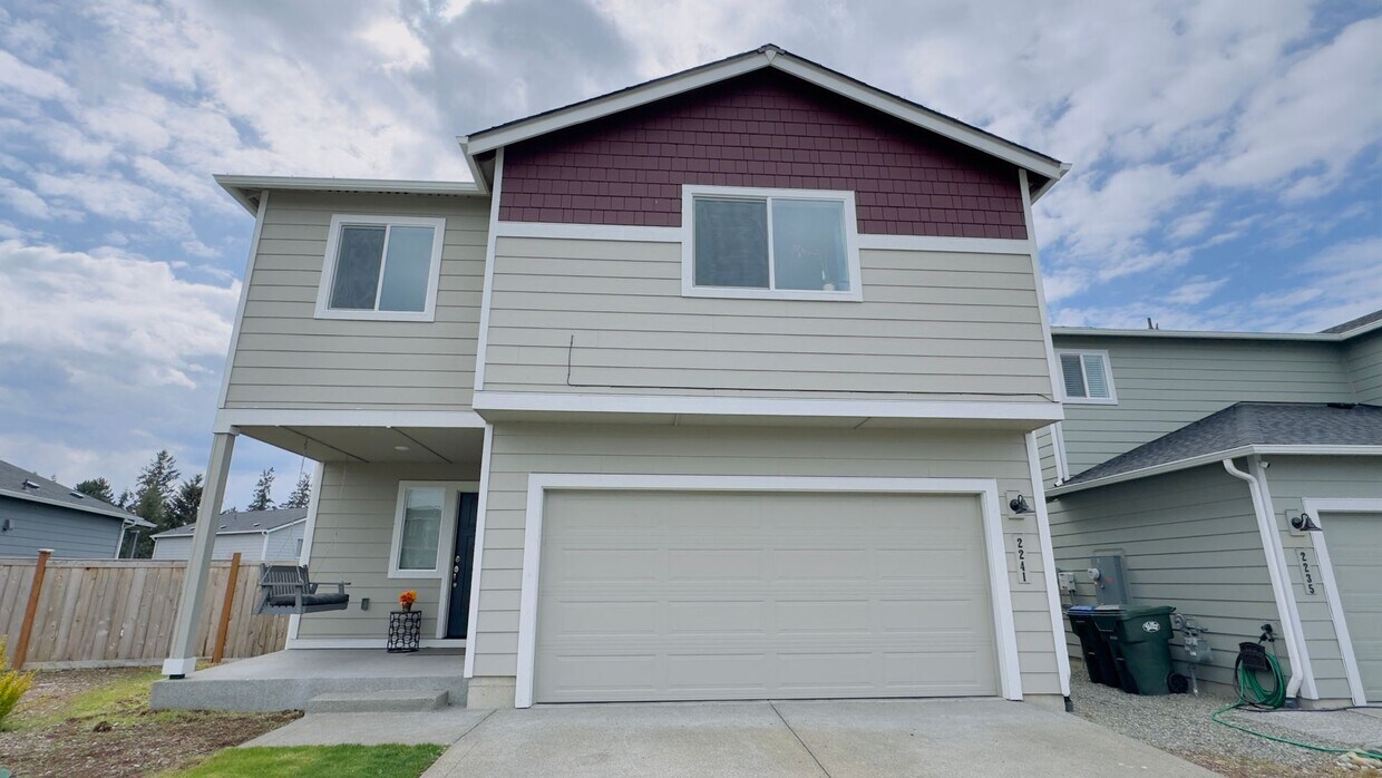 Primary Photo - 5+ Bedroom Home in NE Lacey on Large Lot w...