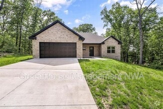 Building Photo - 19 Theale Ln