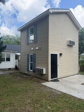 Building Photo - 512 N 10th St