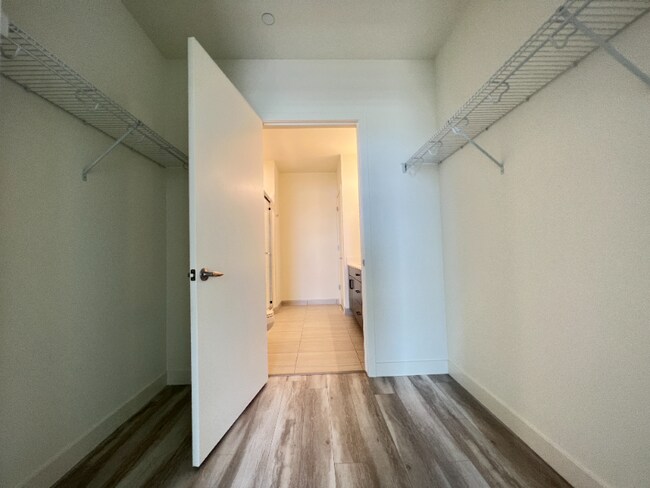 Foto del edificio - 1425 Ellinwood St