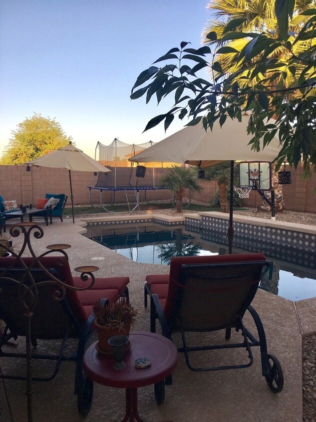 Primary Photo - 2877 E Crescent Way