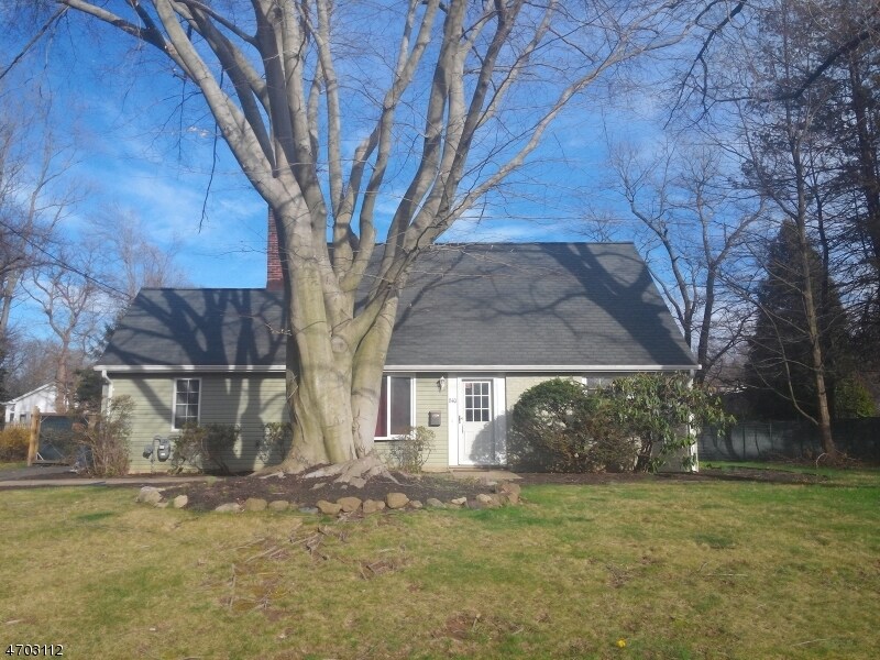 Primary Photo - 840 Park Ave