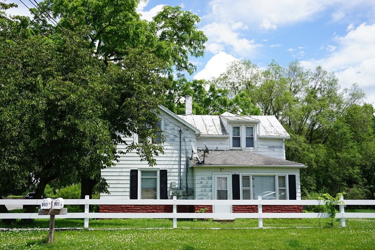 Primary Photo - 901/903 S 26th St.