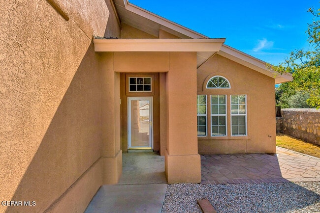 Foto del edificio - 10917 Loma Alta Pl