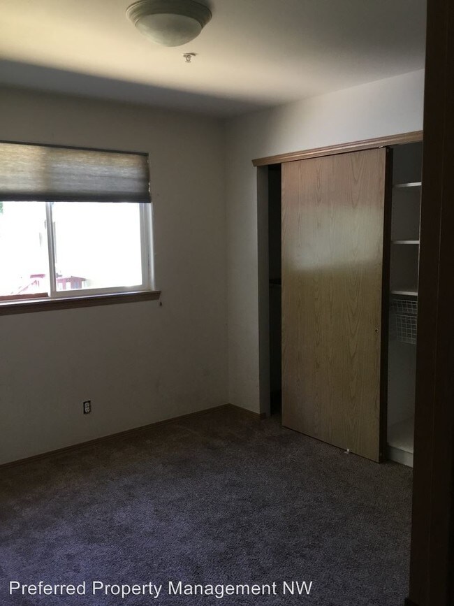 Foto del edificio - 4 br, 3 bath House - 5627 10th Dr. W.