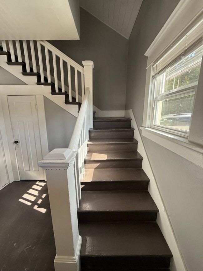 Building Photo - 1304 Ellis St