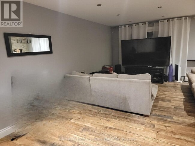 Building Photo - 5486 Hixon Ave