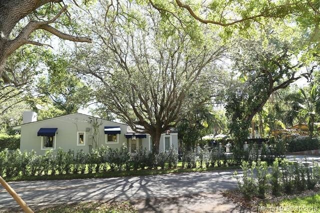 Foto del edificio - 400 NE 87th St