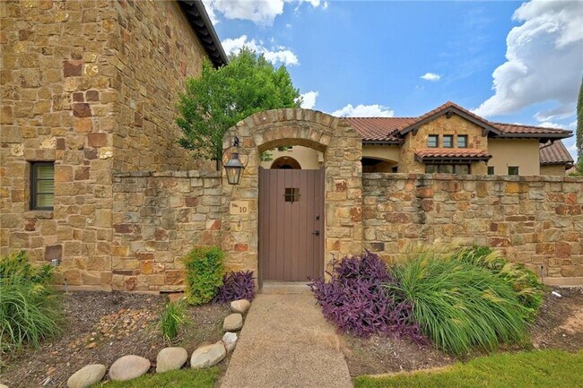 Building Photo - 9100 Calera Dr