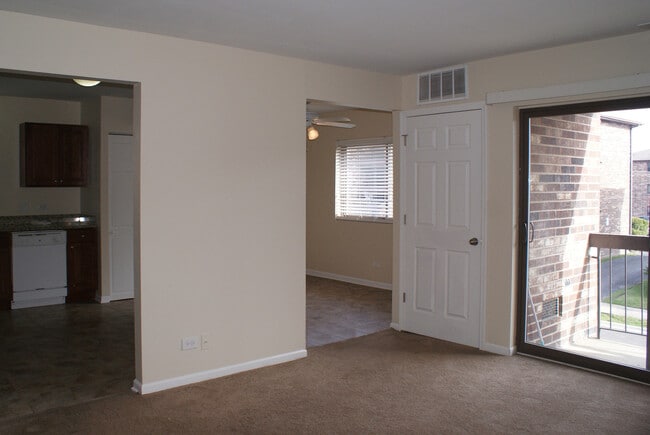 Building Photo - 9104 Lincoln Ct