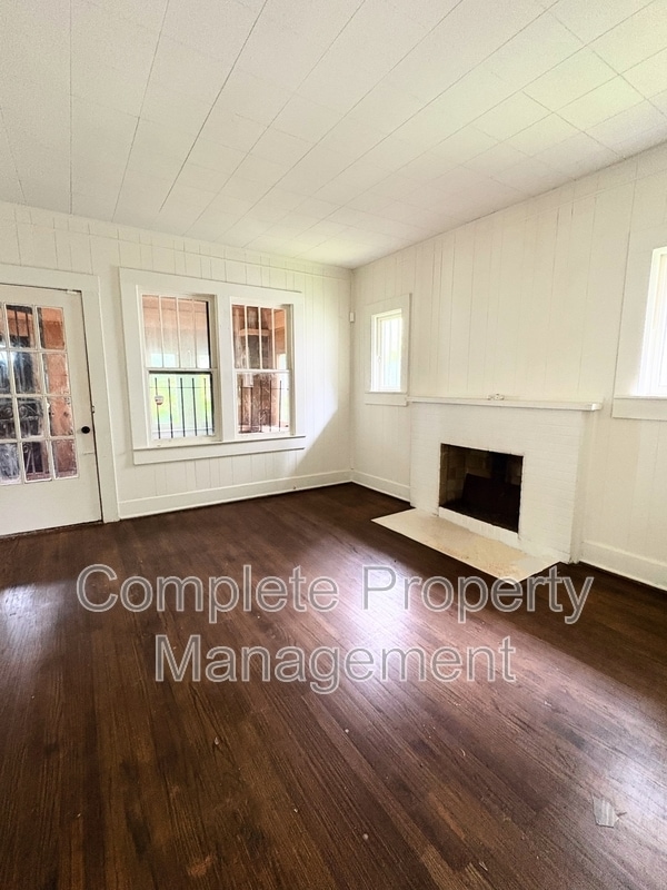Building Photo - 1120 15th Pl SW