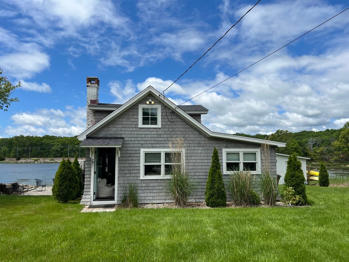 Photo - 61 Old Black Point Rd (East Lyme, CT)