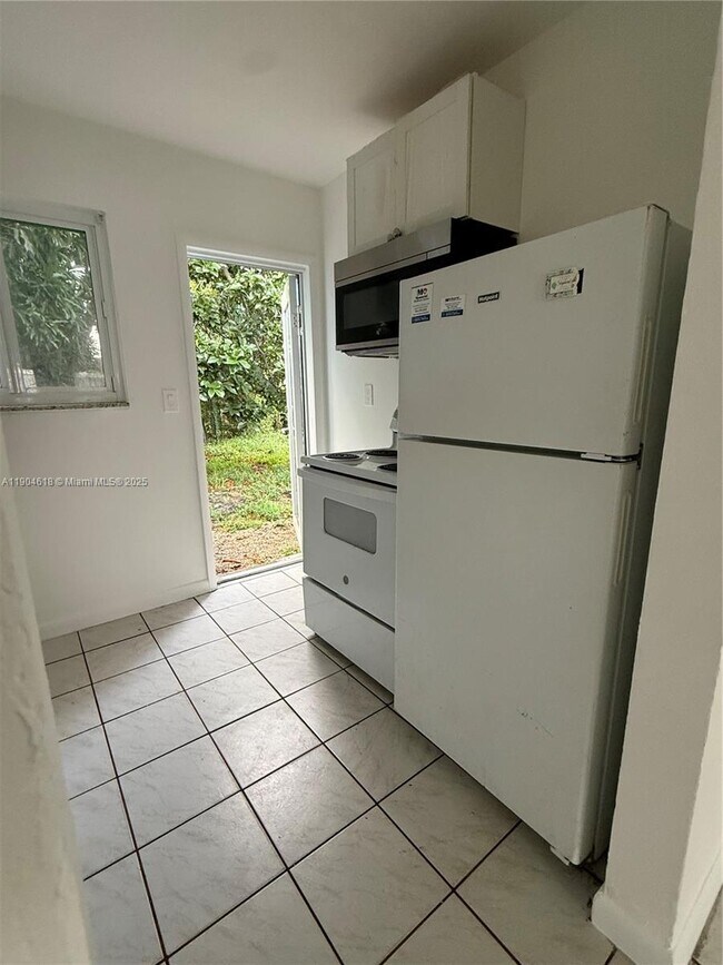 Foto del edificio - 620 Oriental Blvd