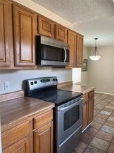 Building Photo - 2134 Collingsfield Dr