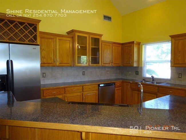 Foto del edificio - 501 Pioneer Trail