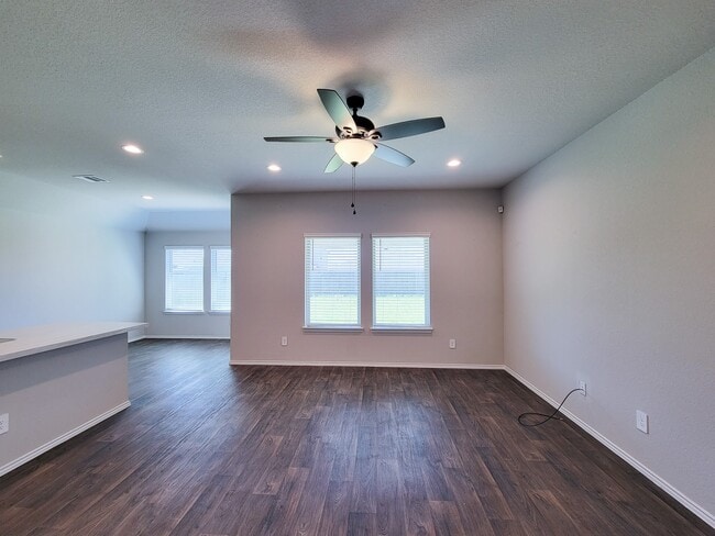 Foto del edificio - 21344 Pne Ml Dr