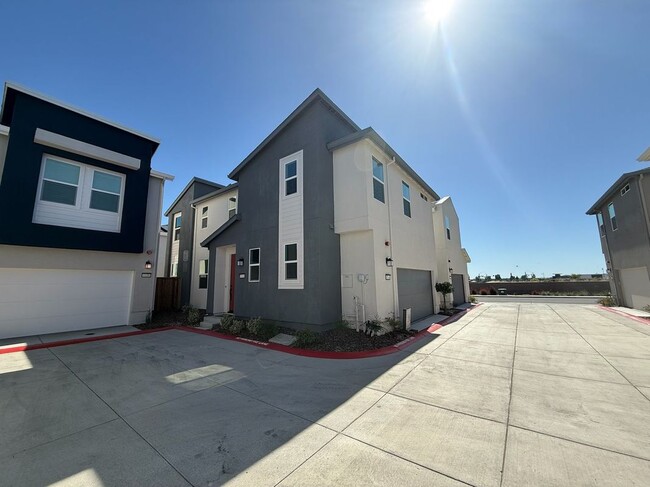 Building Photo - 1114 Bengal Lp