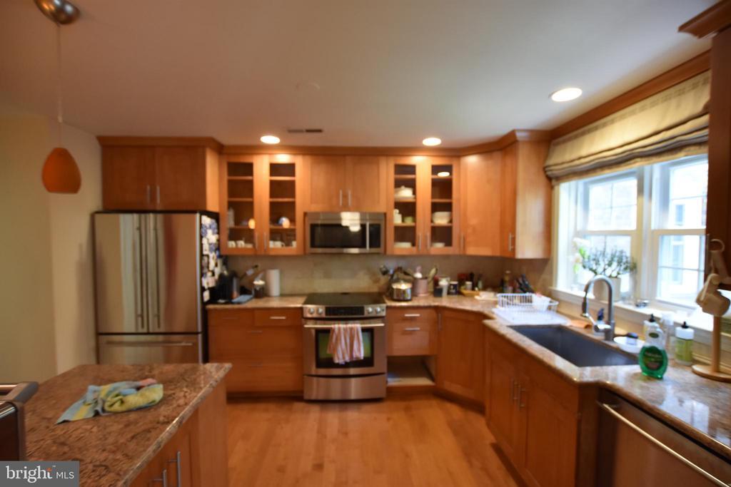 Foto principal - 6710 Hillandale Rd