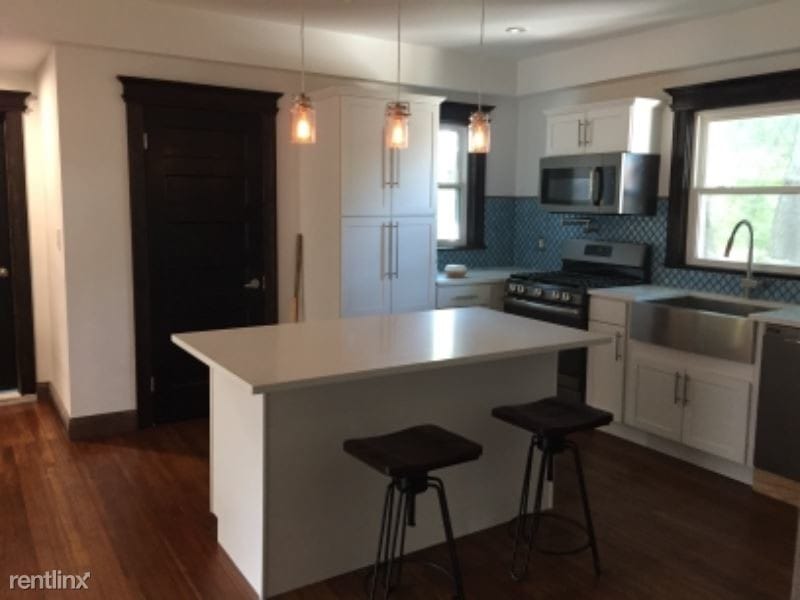Primary Photo - 3 br, 2 bath Apartment - 31 Hazelwood Rd